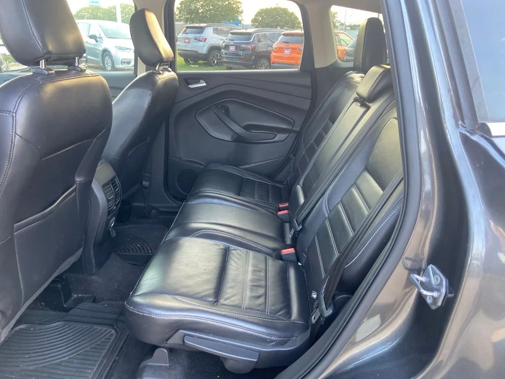 Used 2018 Gray Ford SEL image 31