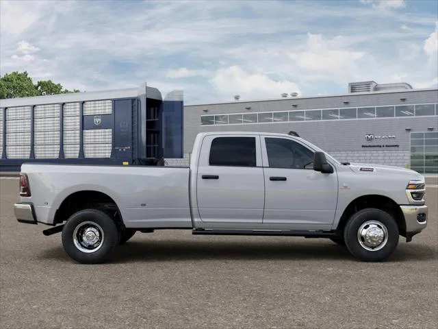 New 2026 Bright White Clear-Coat Exterior Paint RAM Tradesman image 24