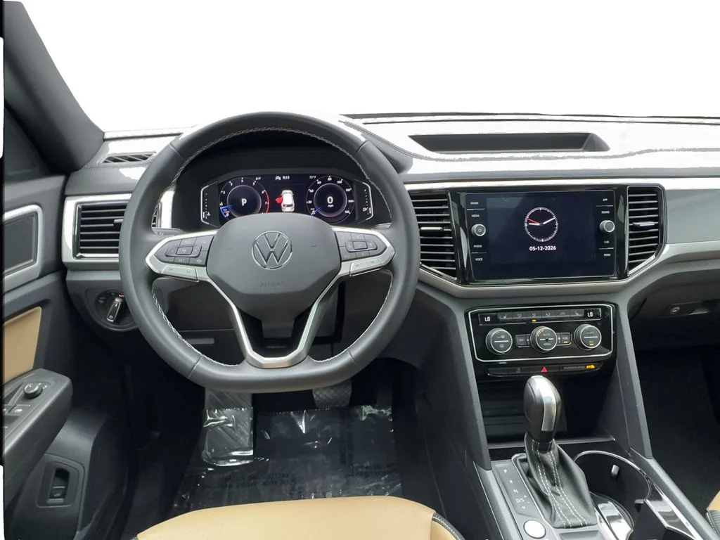 Used 2022 White Volkswagen 3.6L V6 SE w/Technology image 35