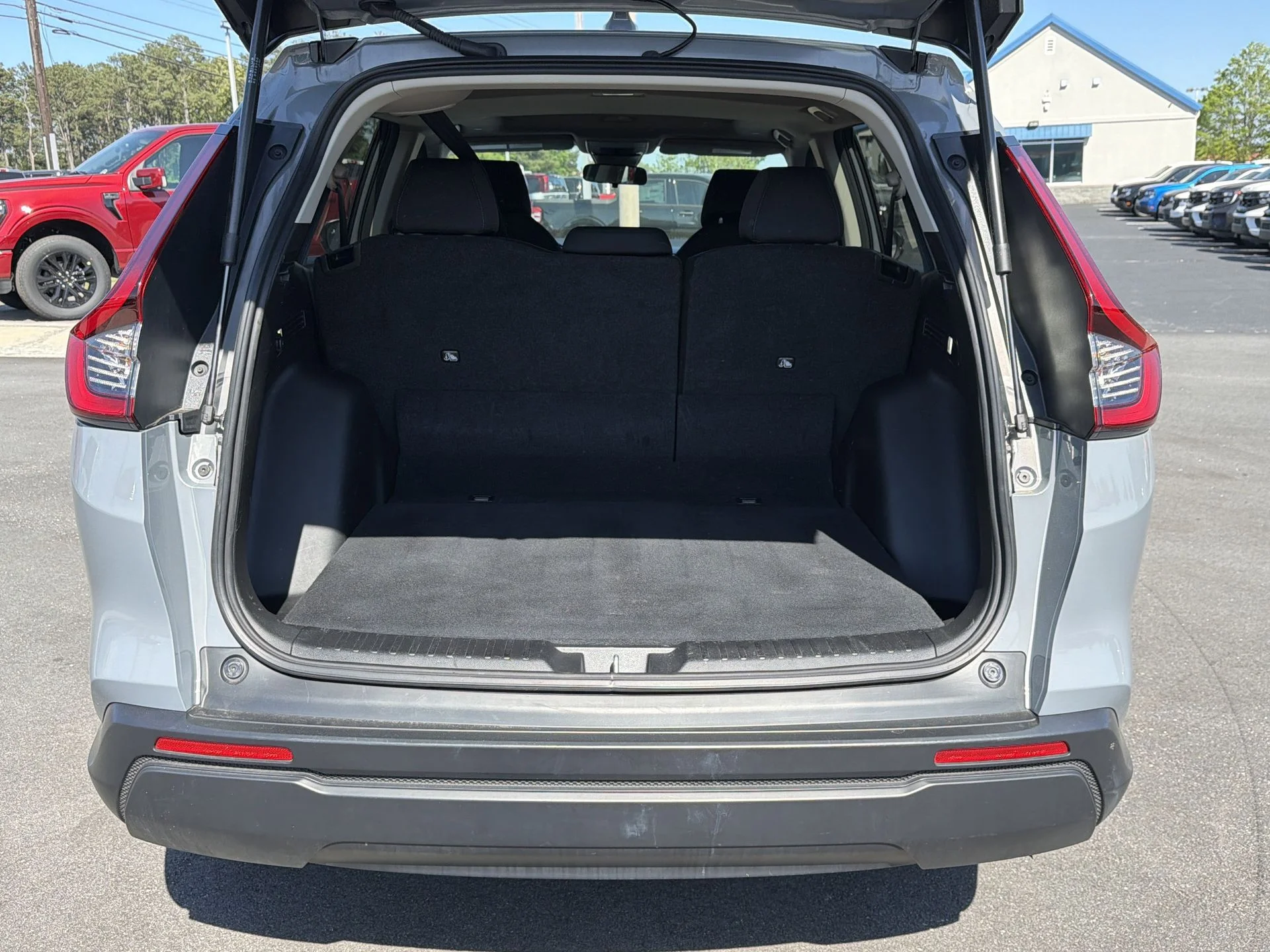 Certified Used 2025 Silver Honda EX image 28