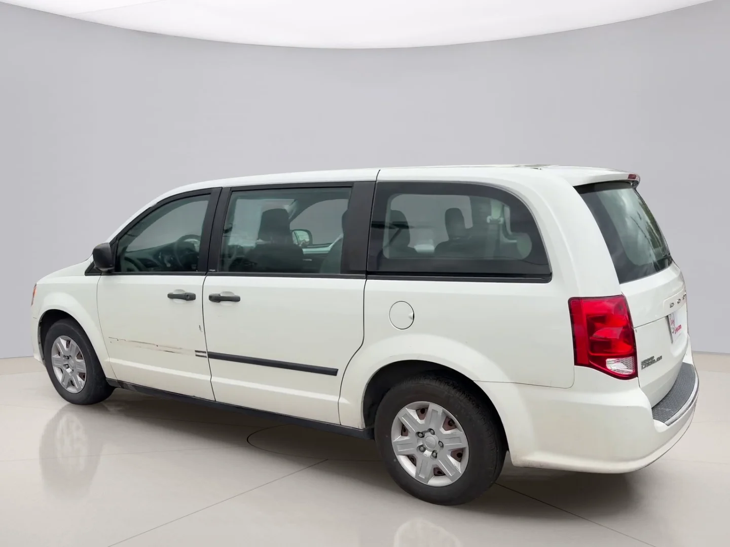 Used 2013 White Dodge SE image 3