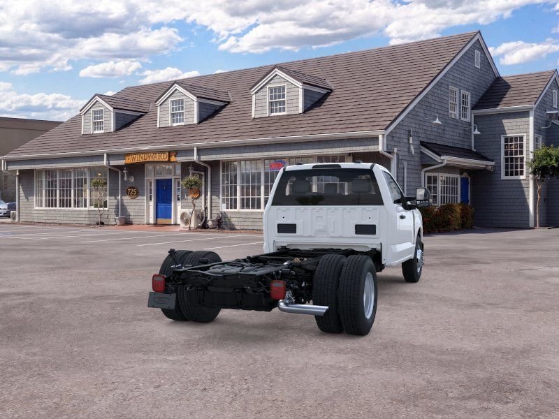 New 2025 Oxford White Ford XL image 8