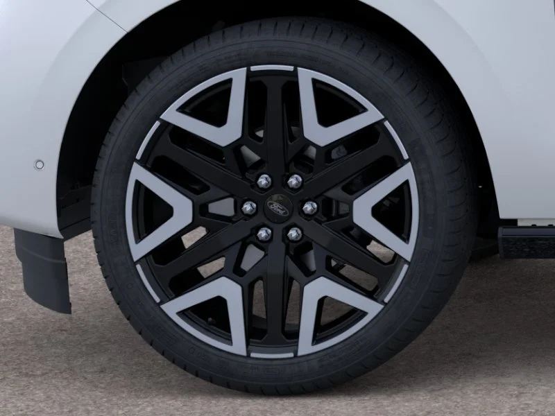 New 2026 Star White Metallic Tri-Coat Ford MAX Platinum® image 42