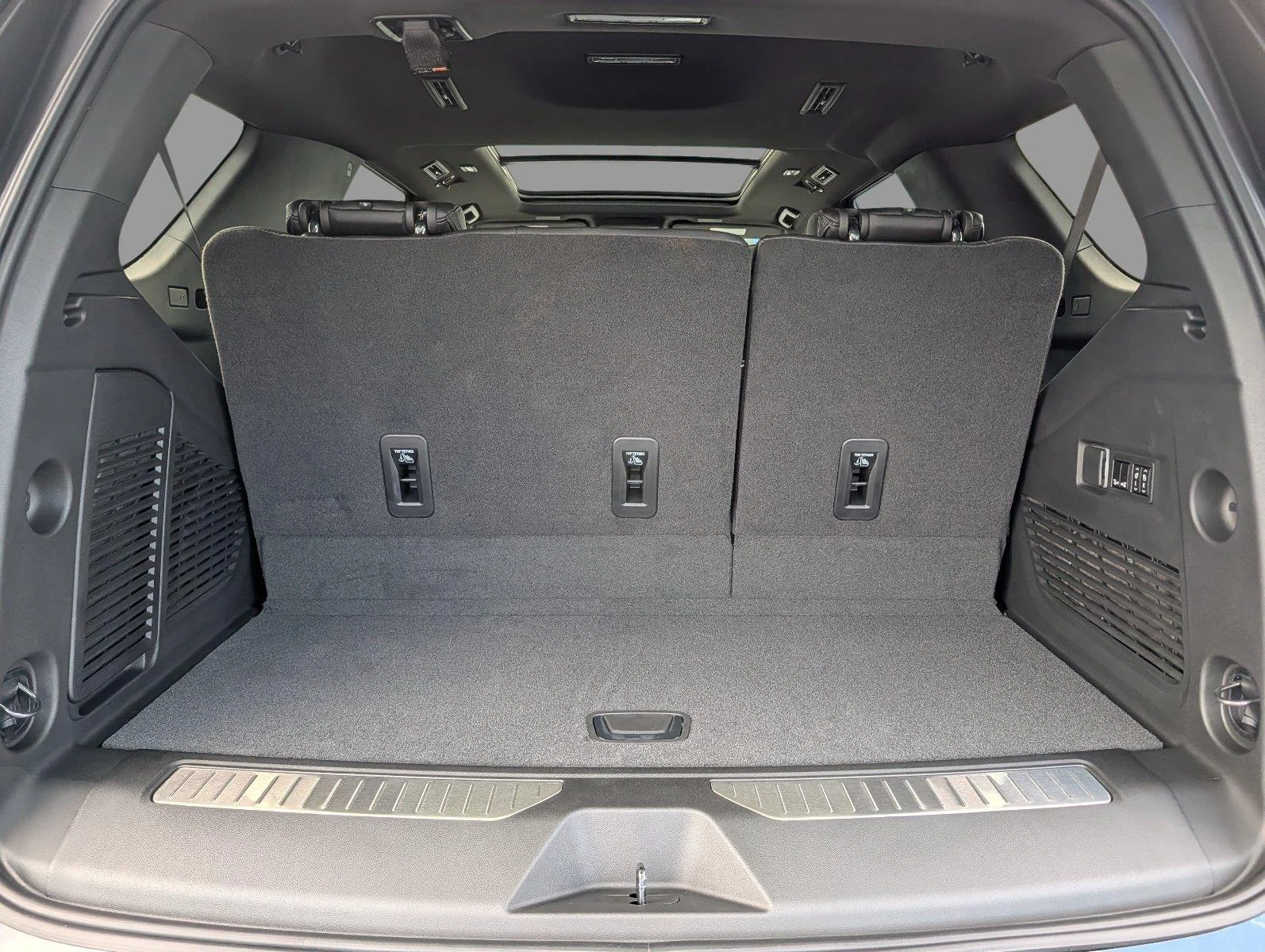New 2026 Titanium Rush Metallic GMC Denali image 35