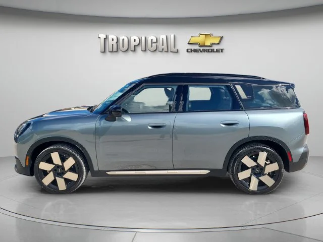Used 2025 Green MINI S image 2