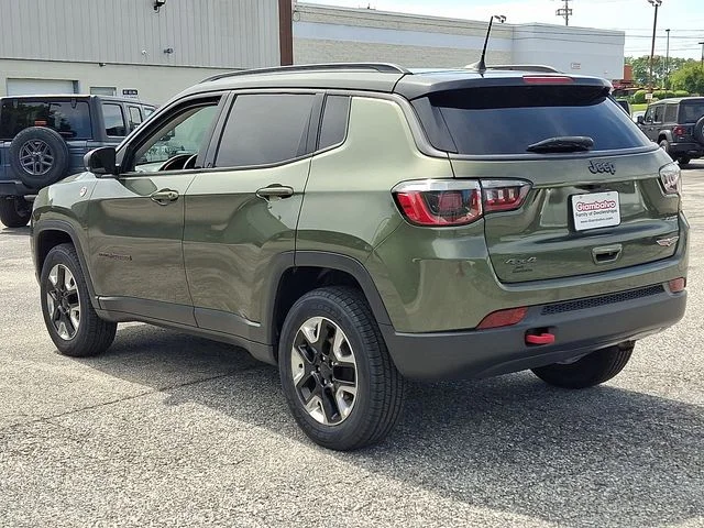 Used 2018 Green Jeep Trailhawk image 4