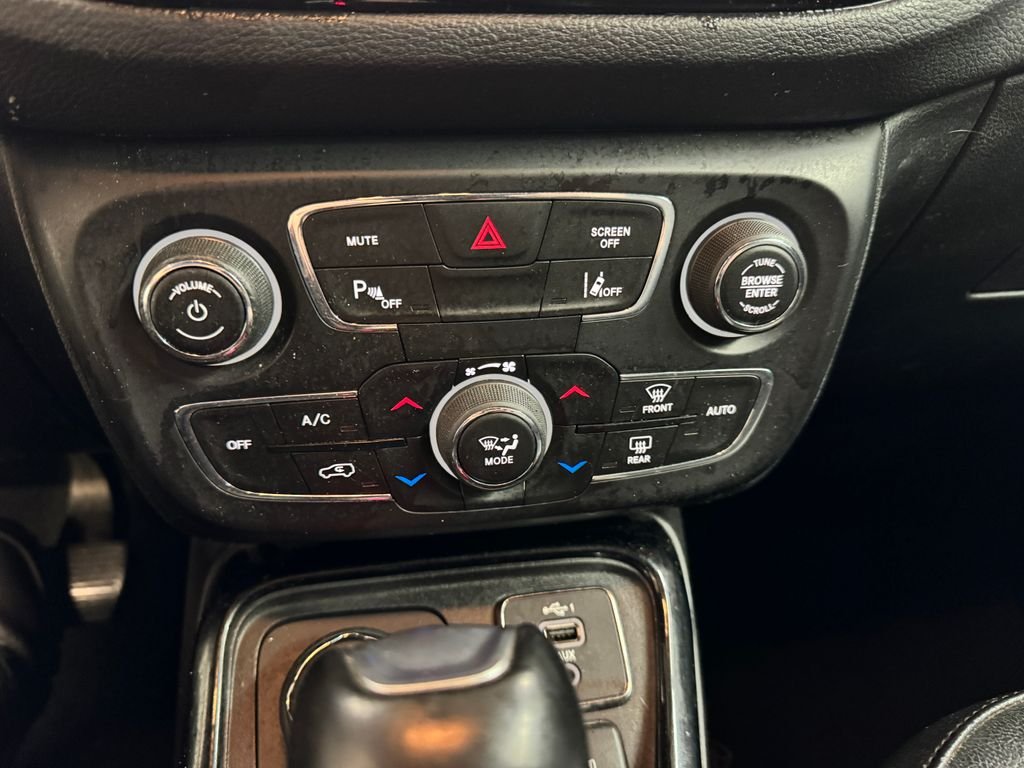Used 2021 Gray Jeep Limited image 23