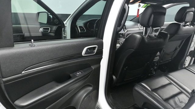 Used 2021 White Jeep Limited image 21