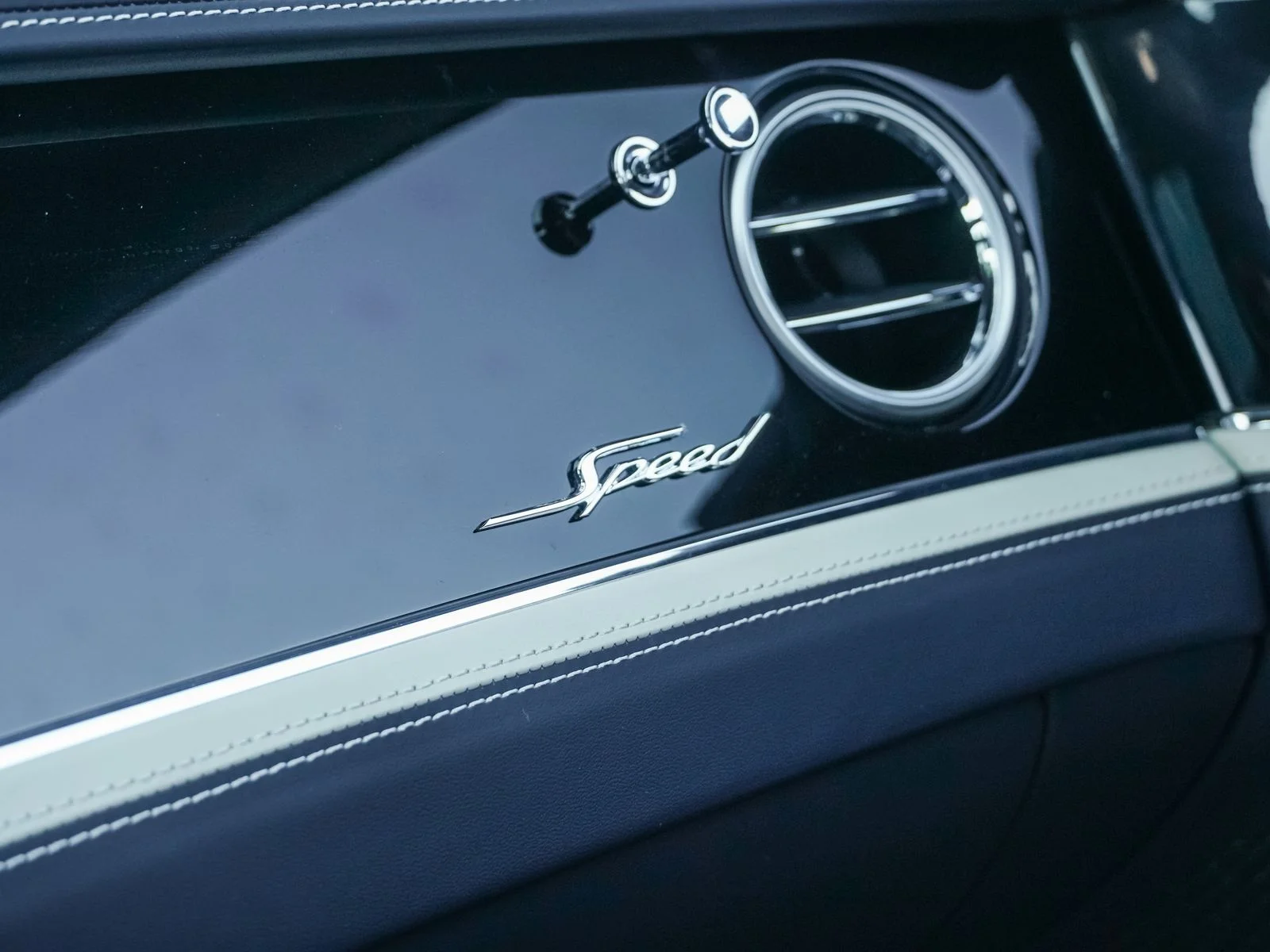 2025 Bentley Flying Spur Speed - Photo 16