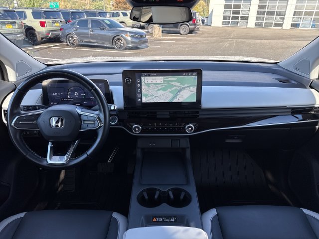 Certified Used 2024 Snowfall Pearl Honda Touring image 13