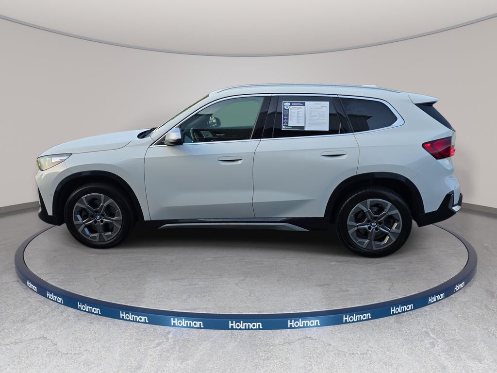 Used 2024 White BMW xDrive28i image 9