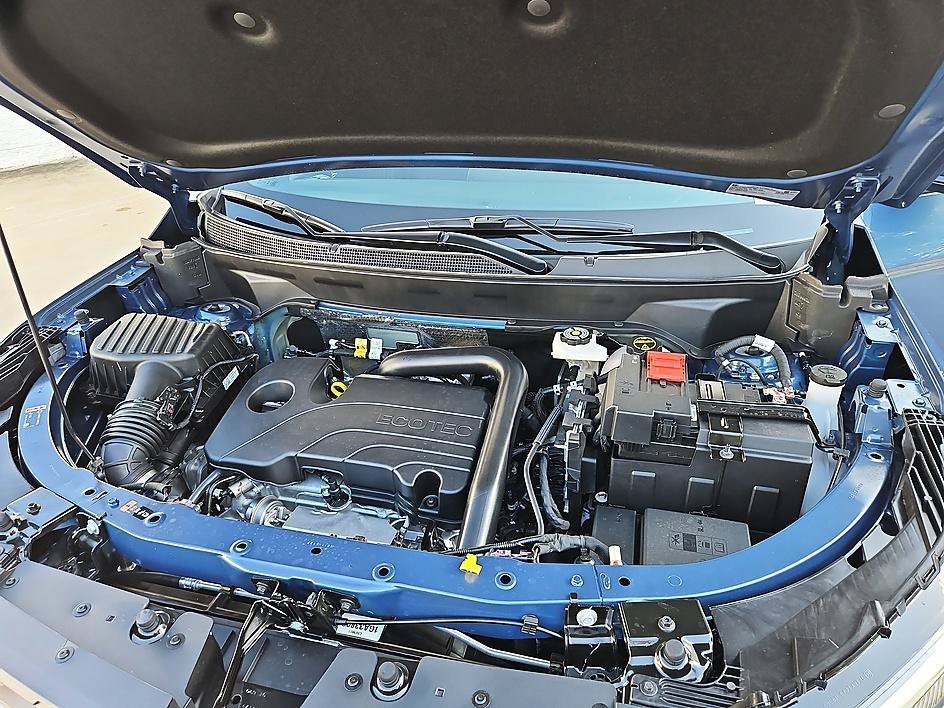 New 2026 Lakeshore Blue Metallic Chevrolet LT image 21