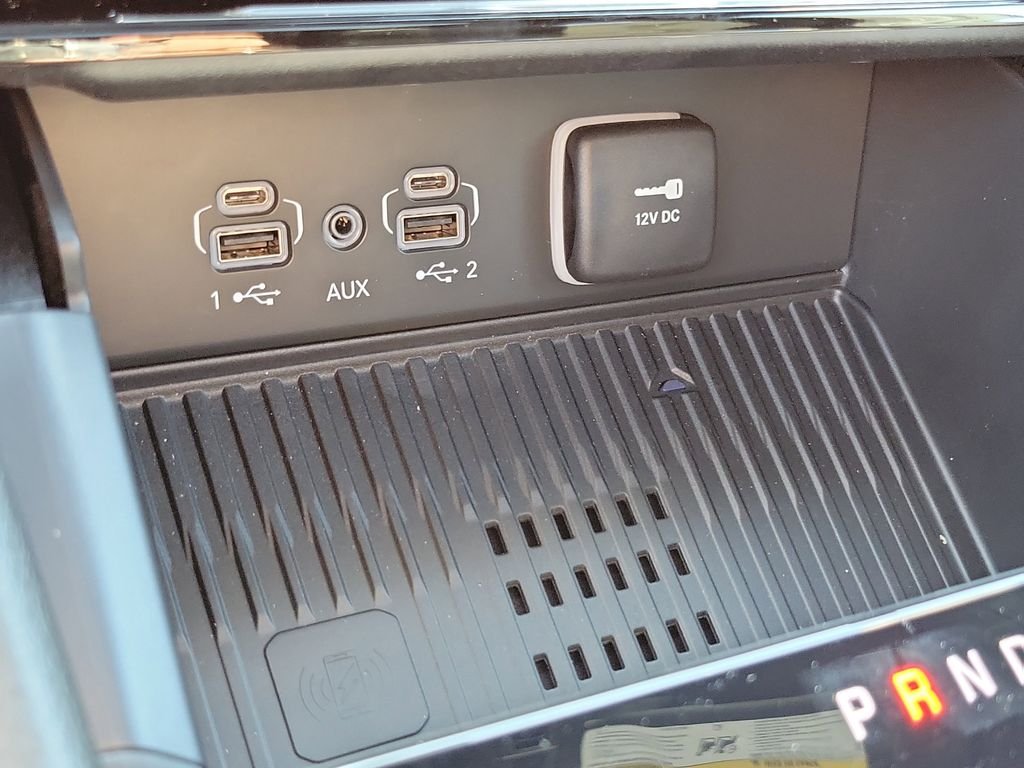 New 2026 Baltic Gray Metallic Clear-Coat Exterior Paint Jeep Altitude image 31