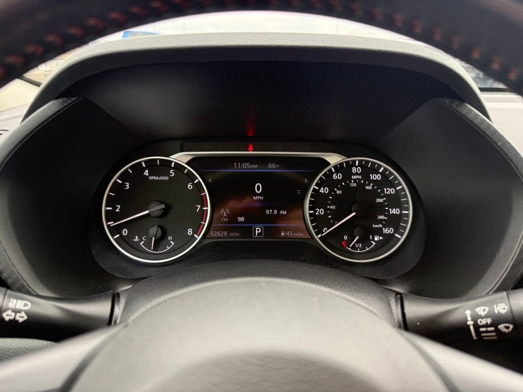 Used 2021 White Nissan SR image 24