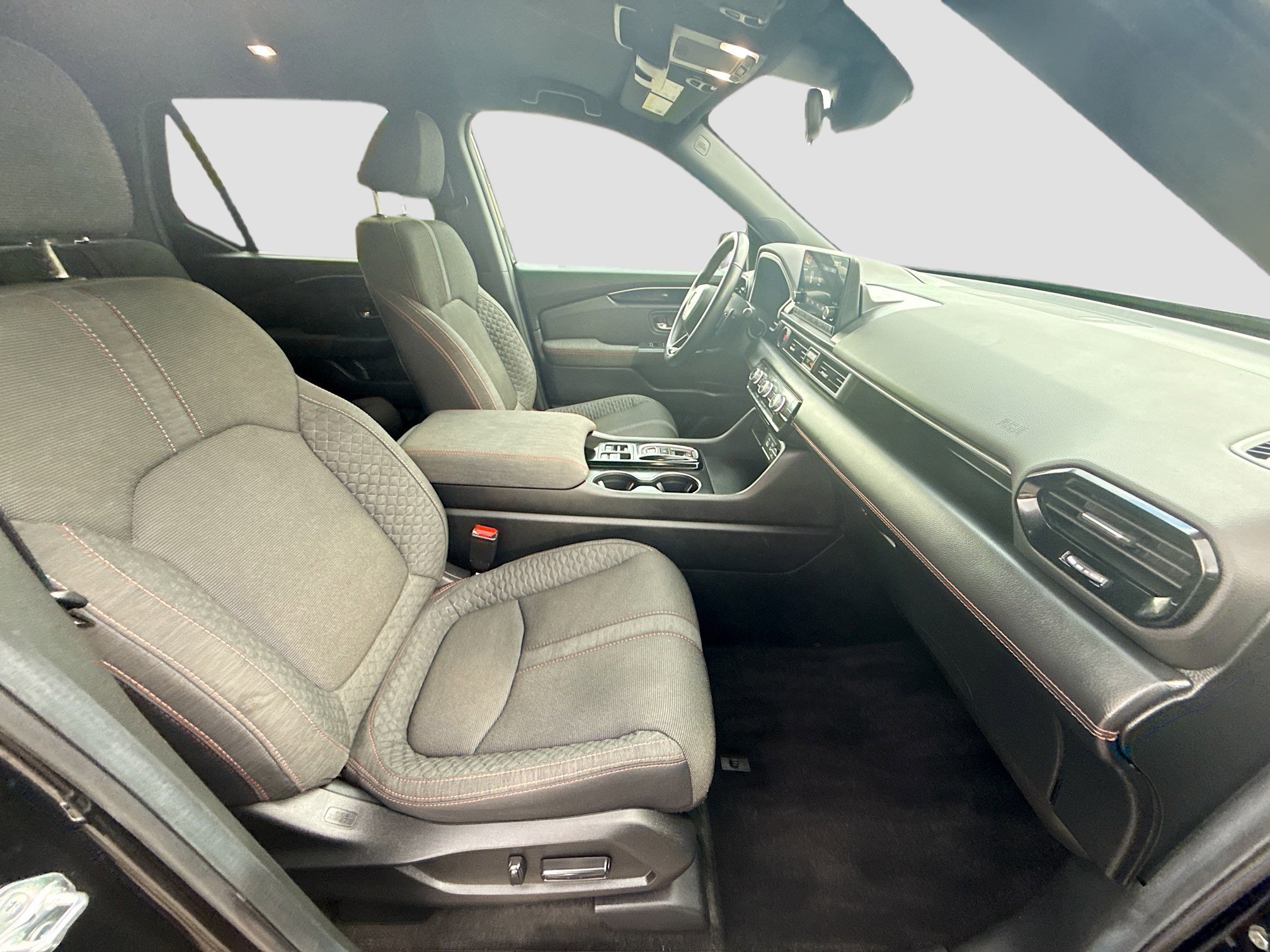 2025 Honda Pilot Sport - Photo 31