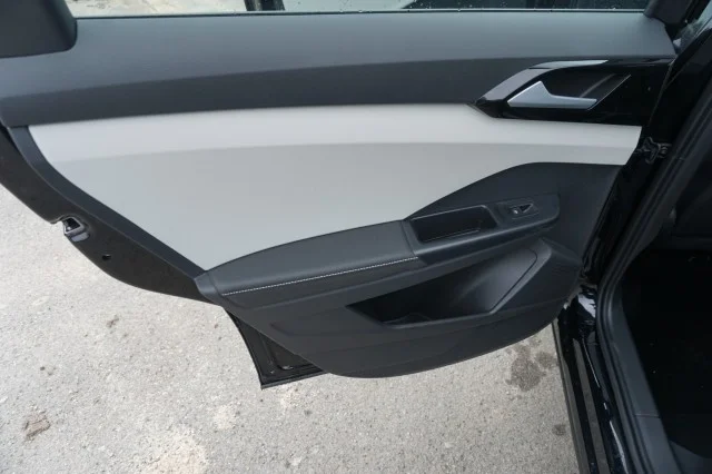 2025 Volkswagen Taos S - Photo 18