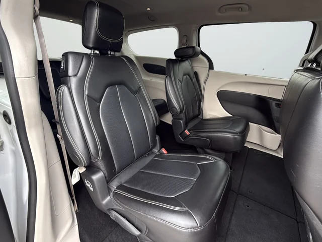 Used 2024 White Chrysler Touring L image 25