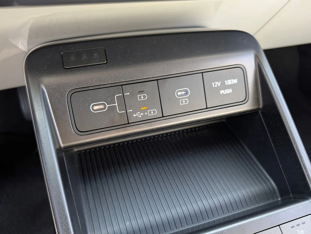 Used 2024 Green Hyundai SEL image 25