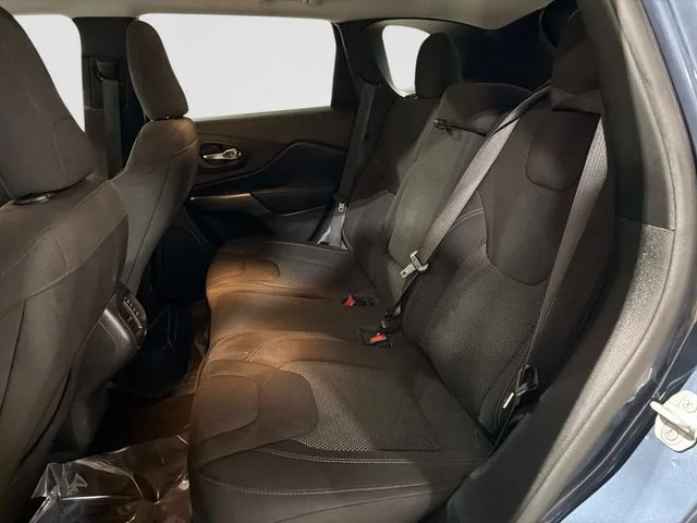 Used 2021 Blue Jeep Latitude image 14