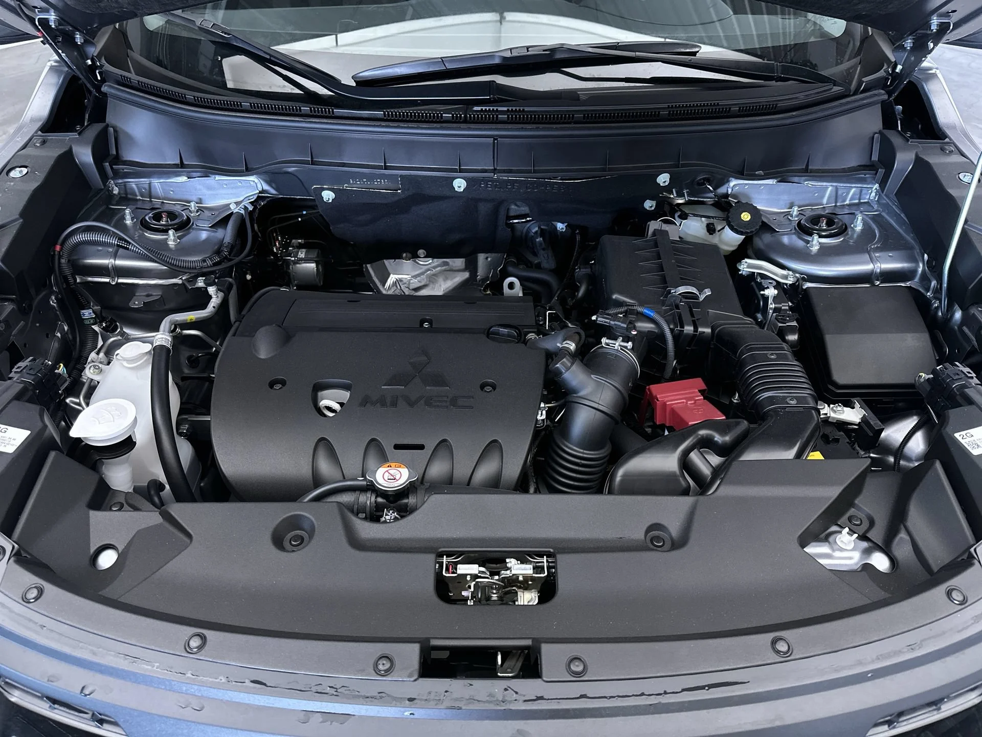 New 2026 Mercury Gray Metallic Mitsubishi LE image 27