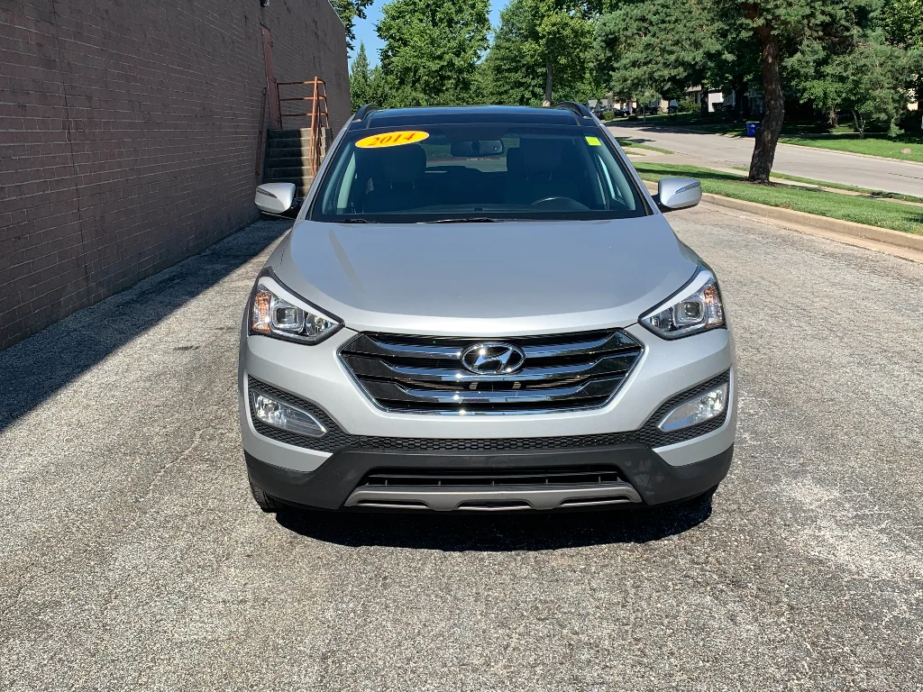 Used 2014 Moonstone Silver Hyundai 2.4L (A6) image 8