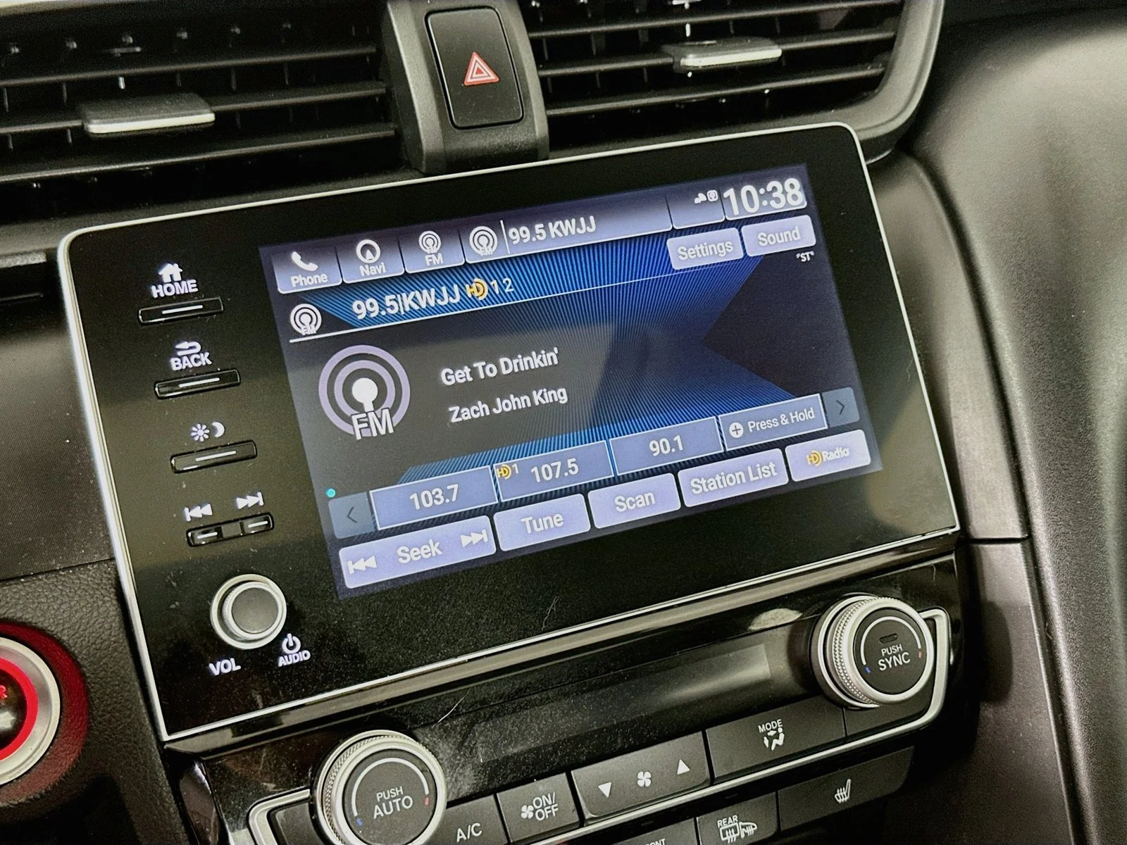 Used 2019 White Orchid Pearl Honda Touring image 15