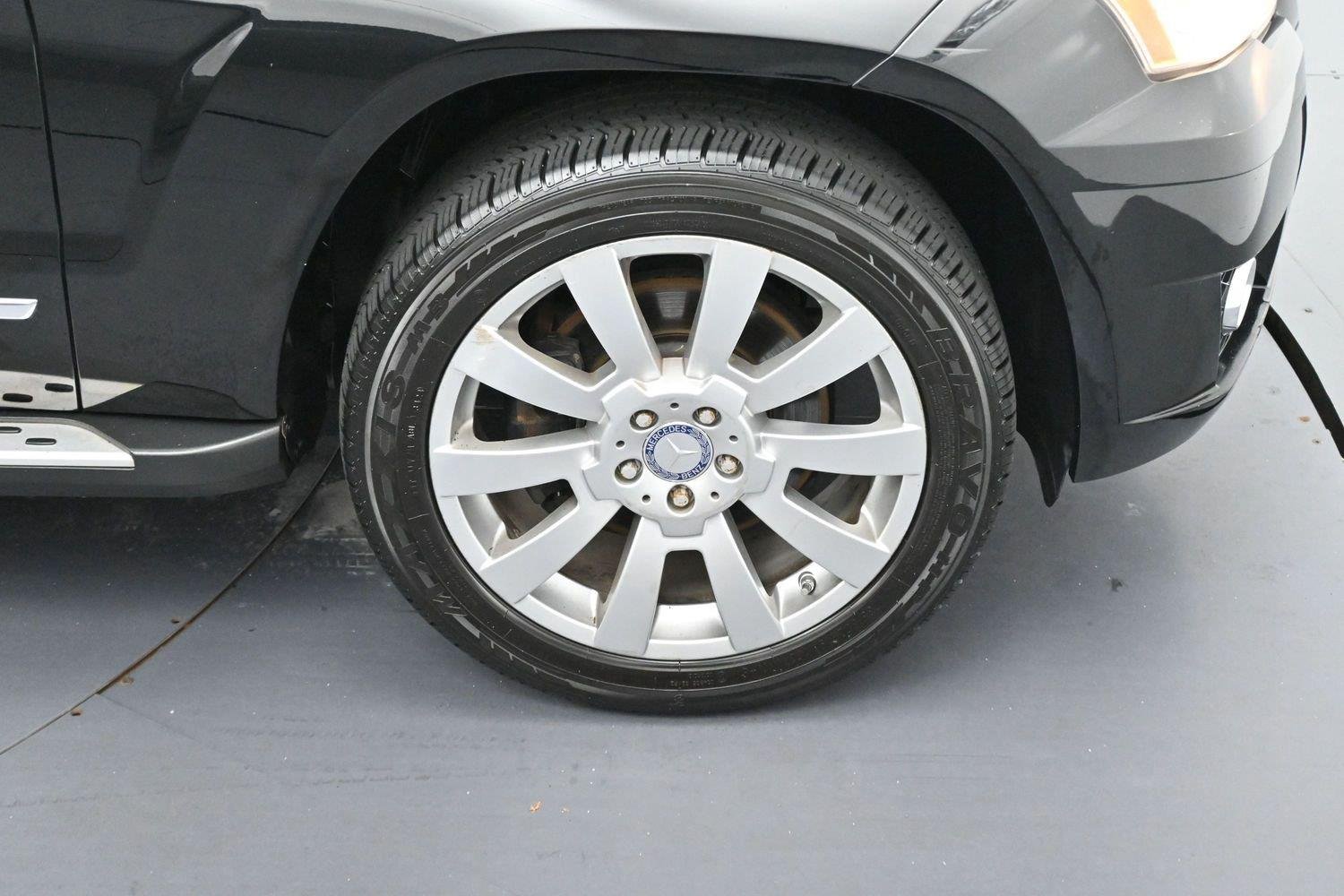 Used 2010 Black Mercedes-Benz GLK 350 image 34