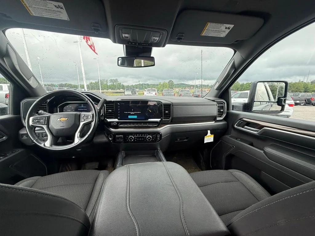 Used 2024 Gray Chevrolet LT image 7