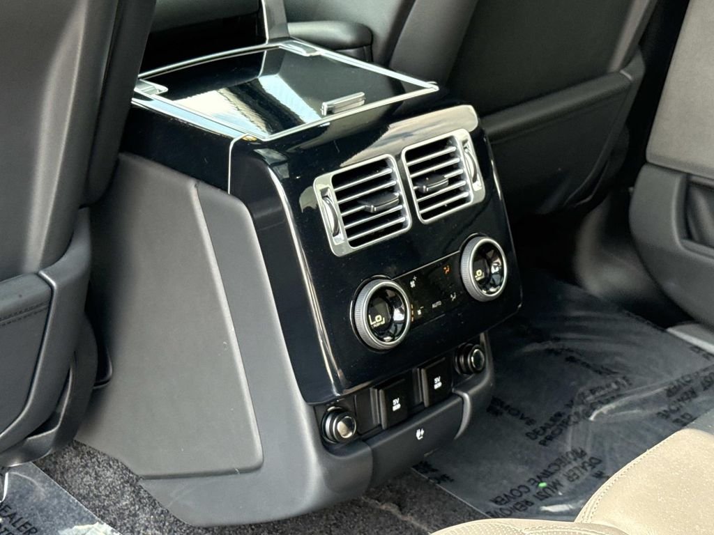 Used 2019 Black Land Rover 5.0L V8 Supercharged image 17