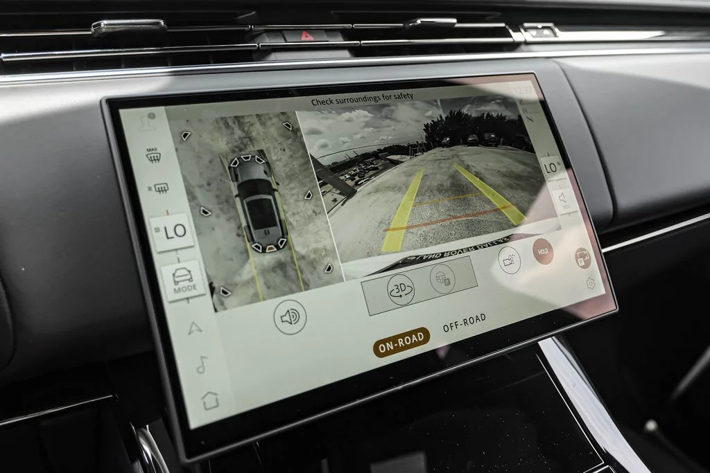 New 2026 Fuji White Land Rover Dynamic SE image 20