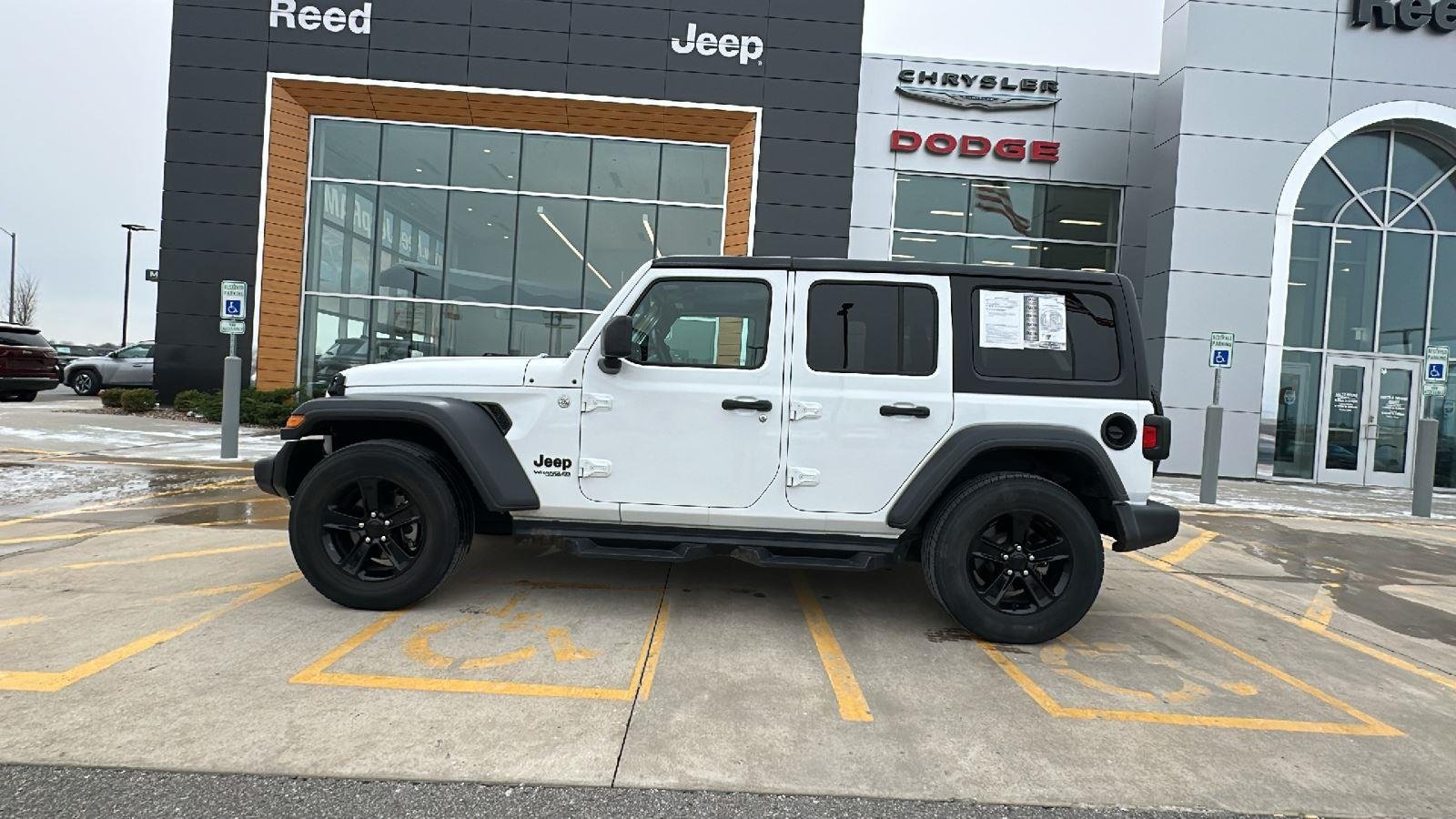Used 2019 Jeep Wrangler Unlimited Altitude with VIN 1C4HJXDG8KW623138 for sale in Kansas City