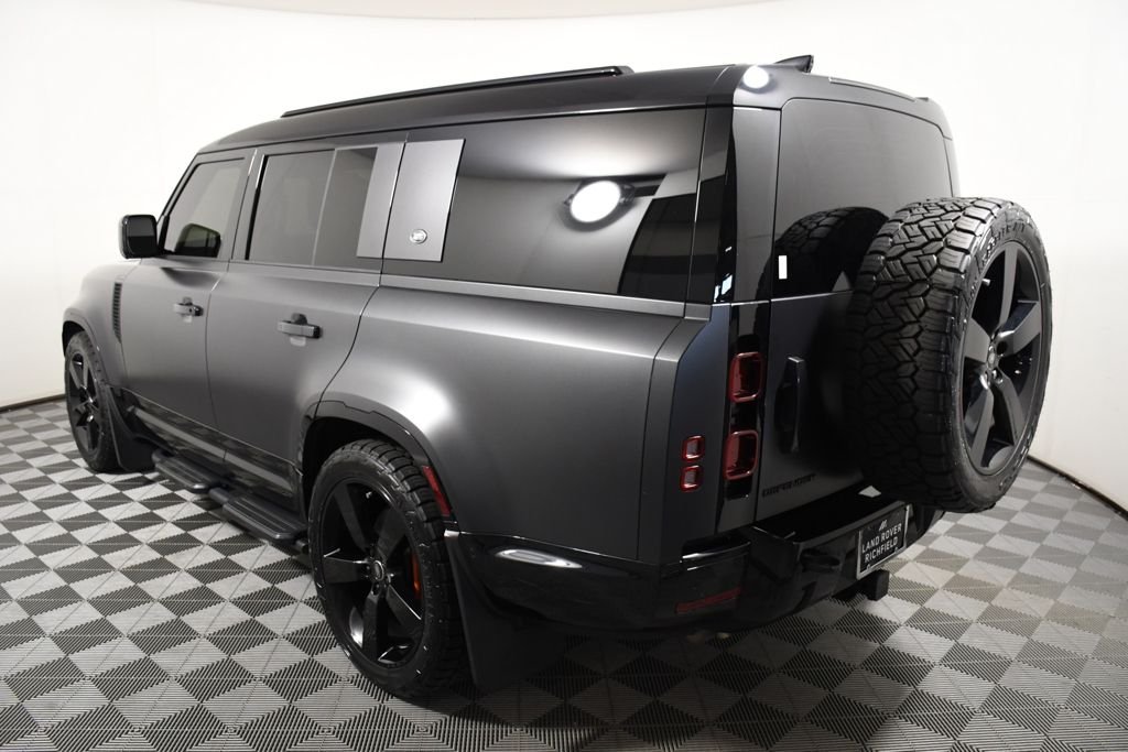 Used 2024 Eiger Gray Metallic Land Rover X-Dynamic SE image 4