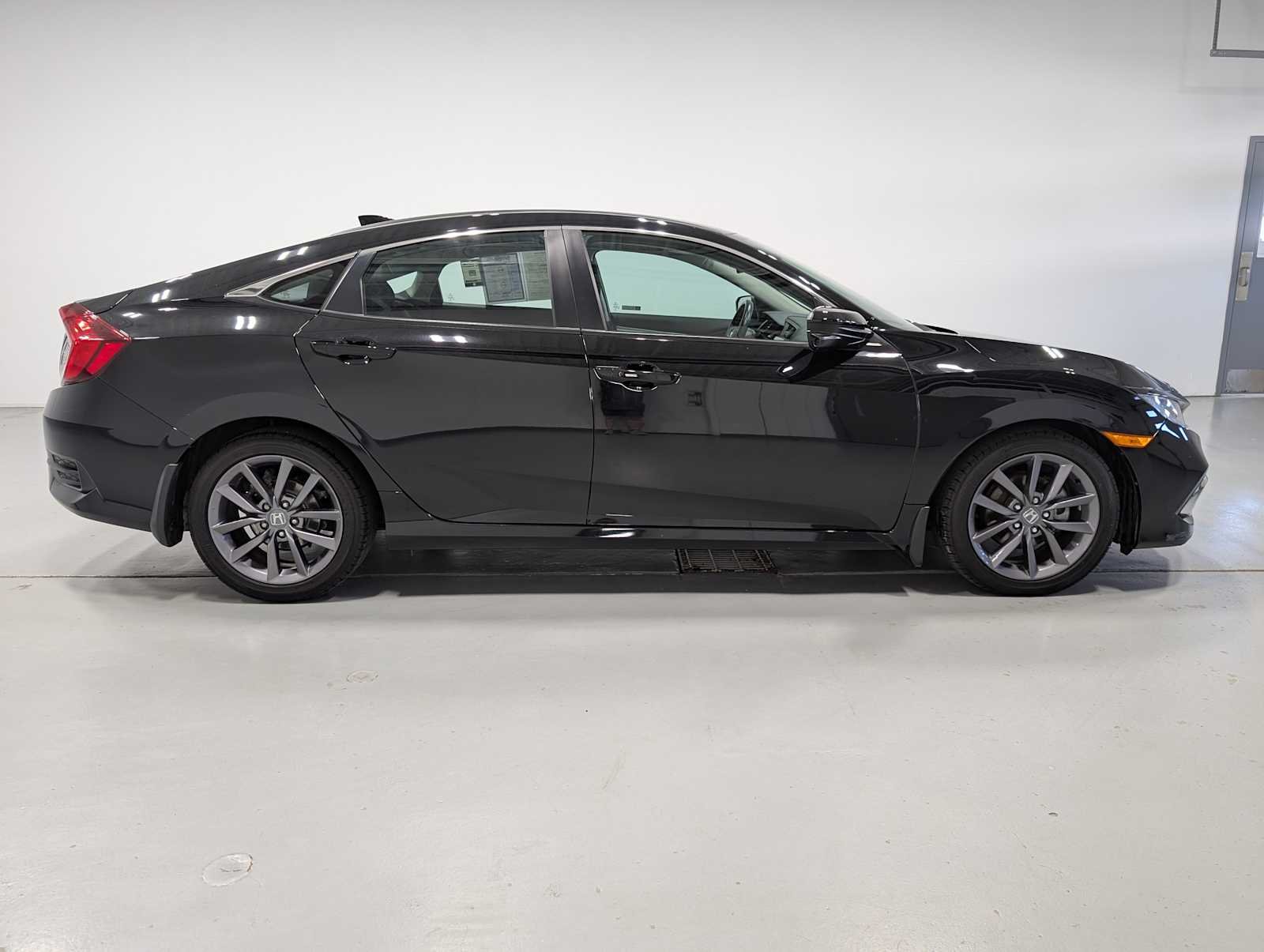 Used 2020 Crystal Black Pearl Honda EX image 7
