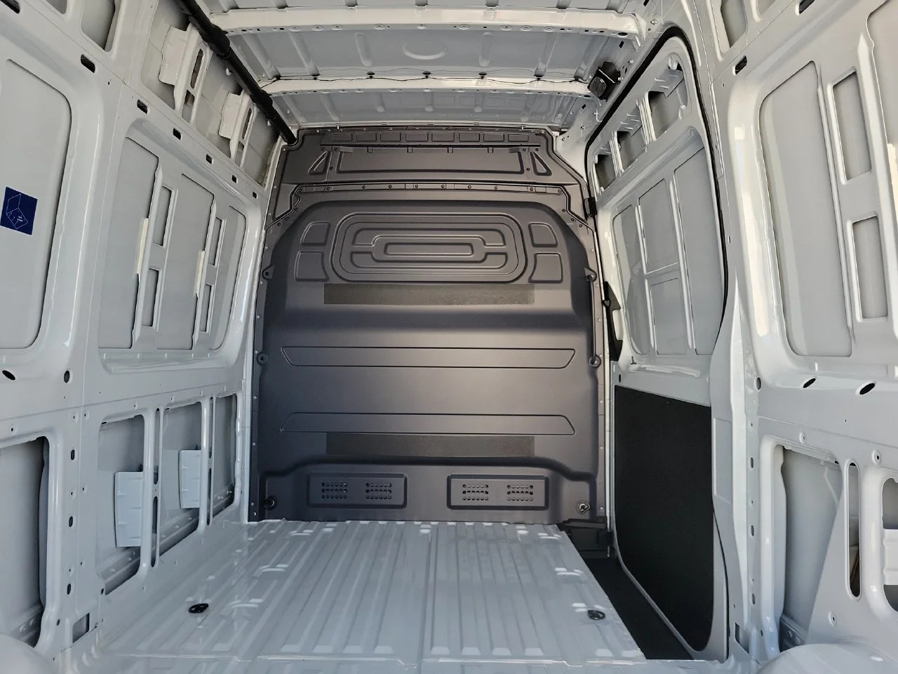 New 2025 Arctic+White Mercedes-Benz Cargo 144 WB image 9