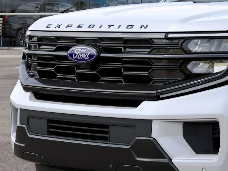 New 2027 Star White Metallic Tri-Coat Ford Platinum image 50
