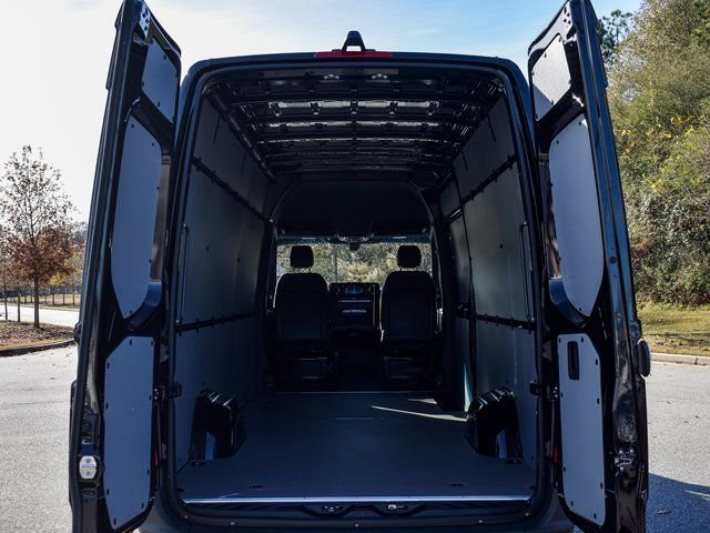 New 2026 Jet+Black Mercedes-Benz Cargo 170 WB image 21