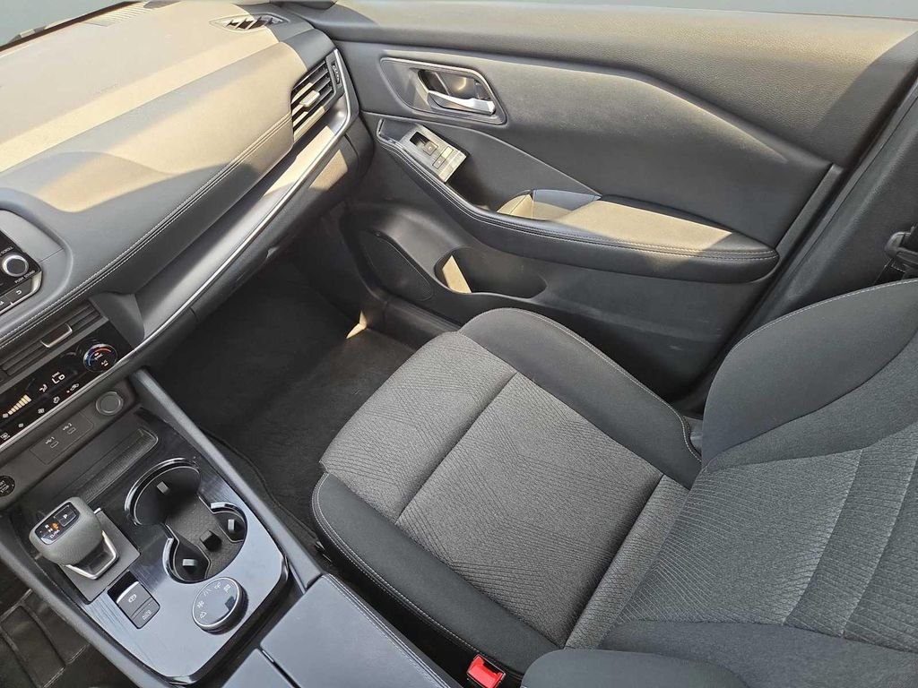 Used 2024 Silver Nissan SV image 14