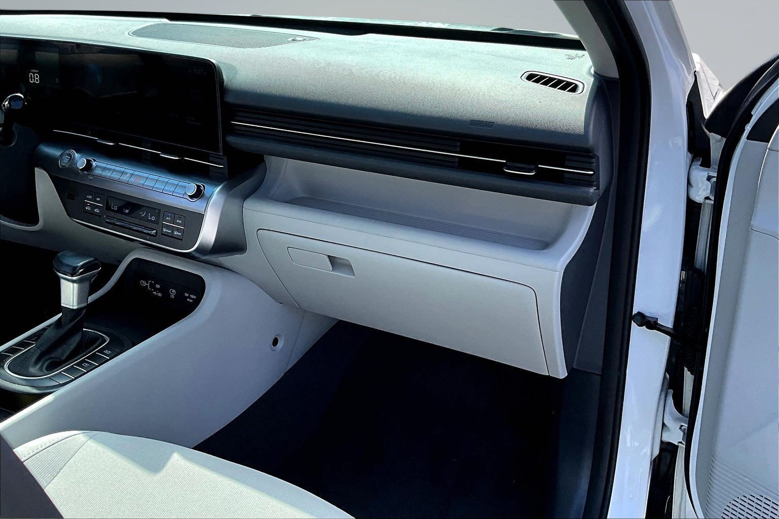 Certified Used 2025 White Hyundai SEL image 24