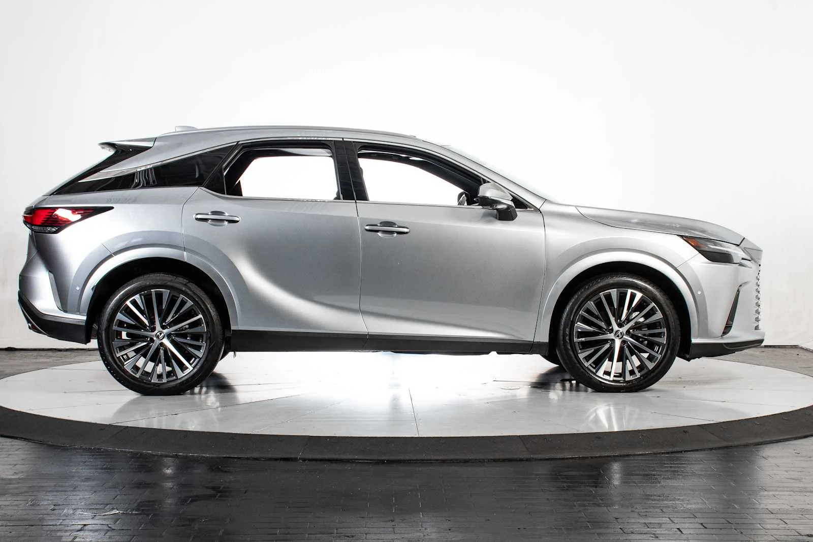 Certified Used 2024 Iridium Lexus Premium Plus image 8