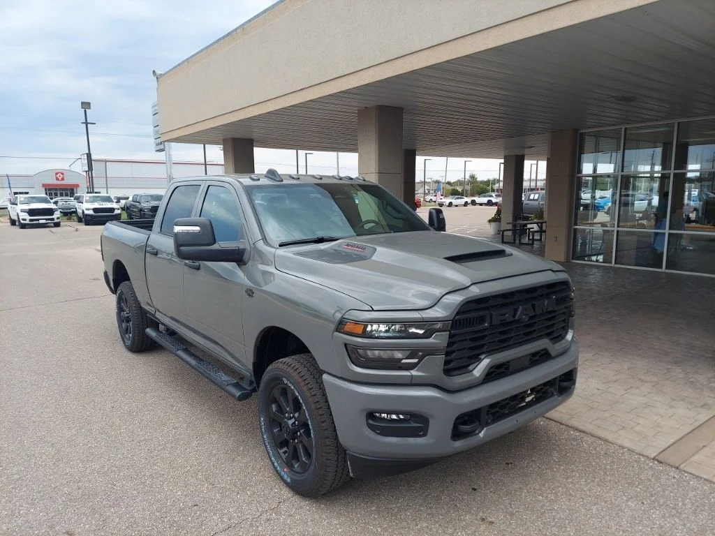 2027 RAM 2500 Pickup Tradesman/Black Express