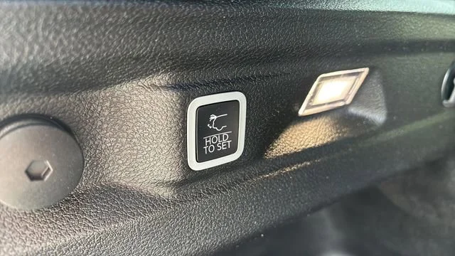 Used 2024 Black Jeep Altitude X 4x4 image 38