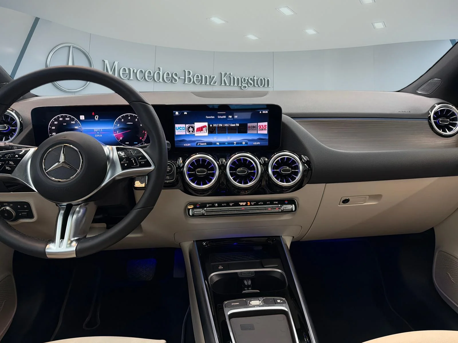 Used 2025  Mercedes-Benz GLA 250 4MATIC SUV image 24