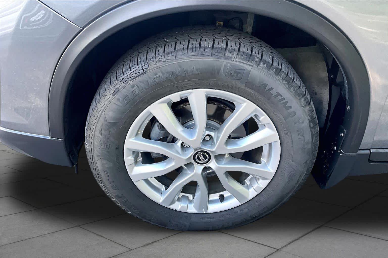 Used 2018 Gun Metallic Nissan SV image 11