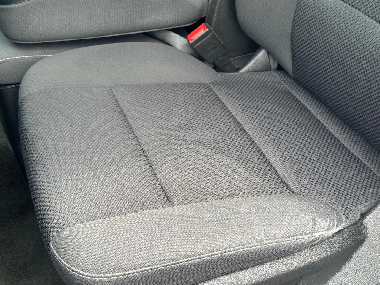 Used 2018 Graphite Metallic Chevrolet LT image 25
