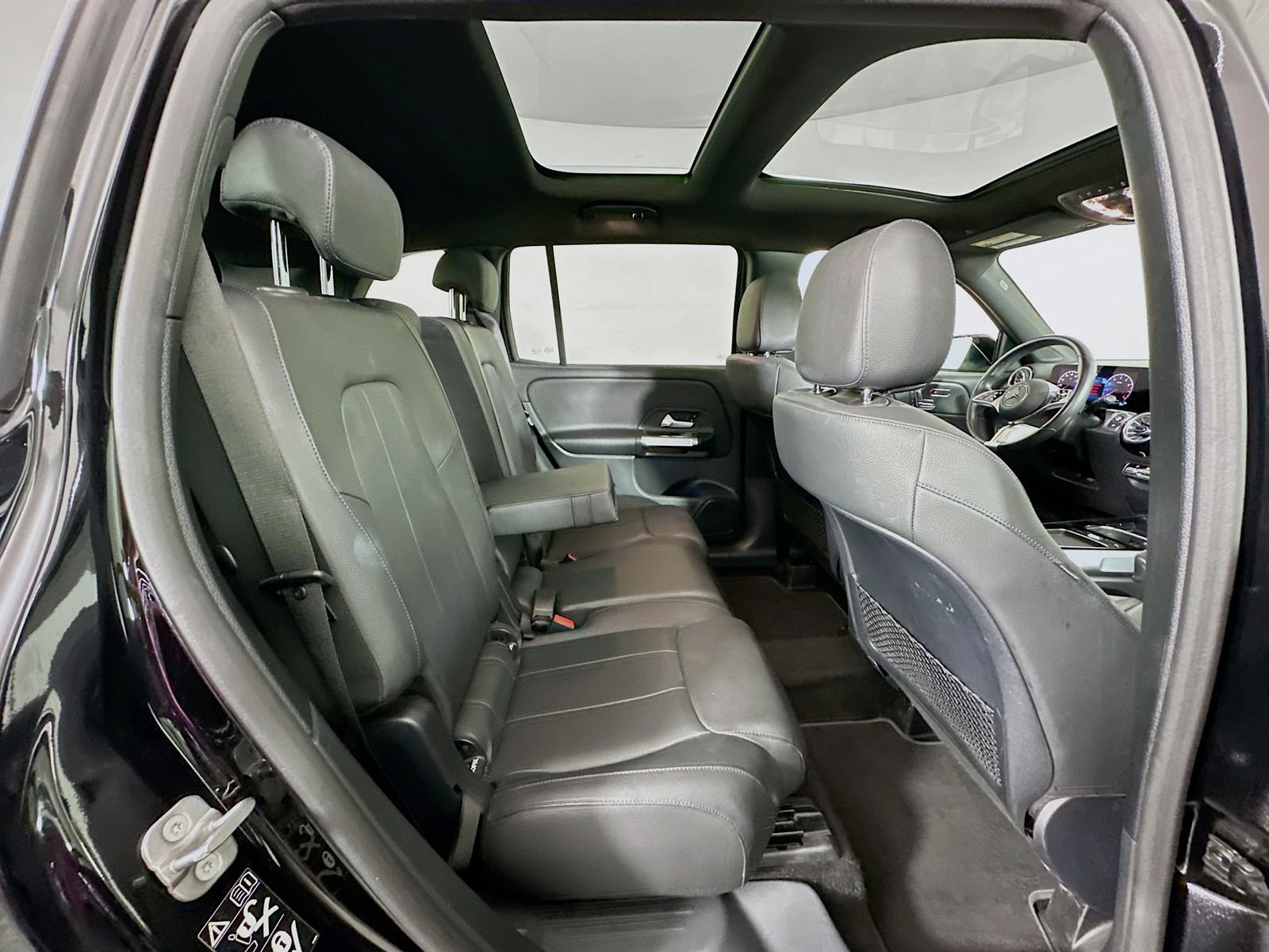 Used 2025 Black Mercedes-Benz GLB 250 image 26