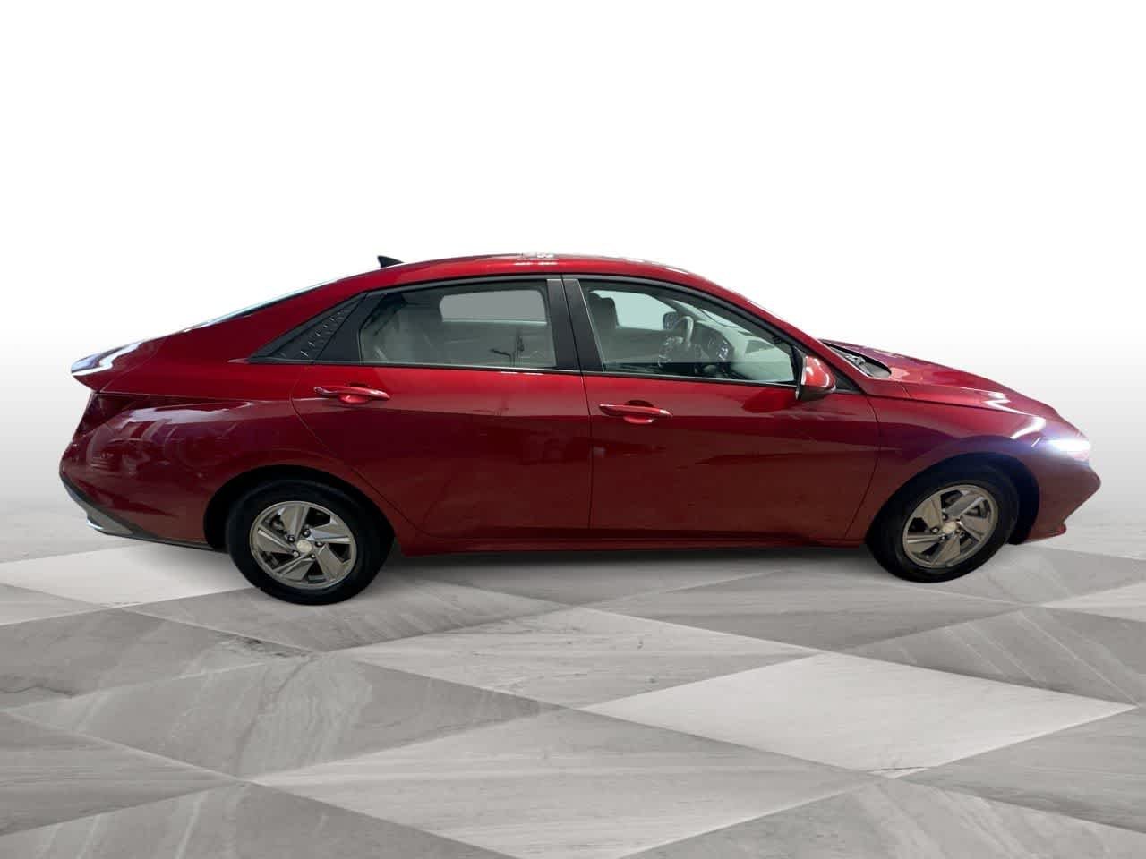 2025 Hyundai Elantra SE - Photo 9