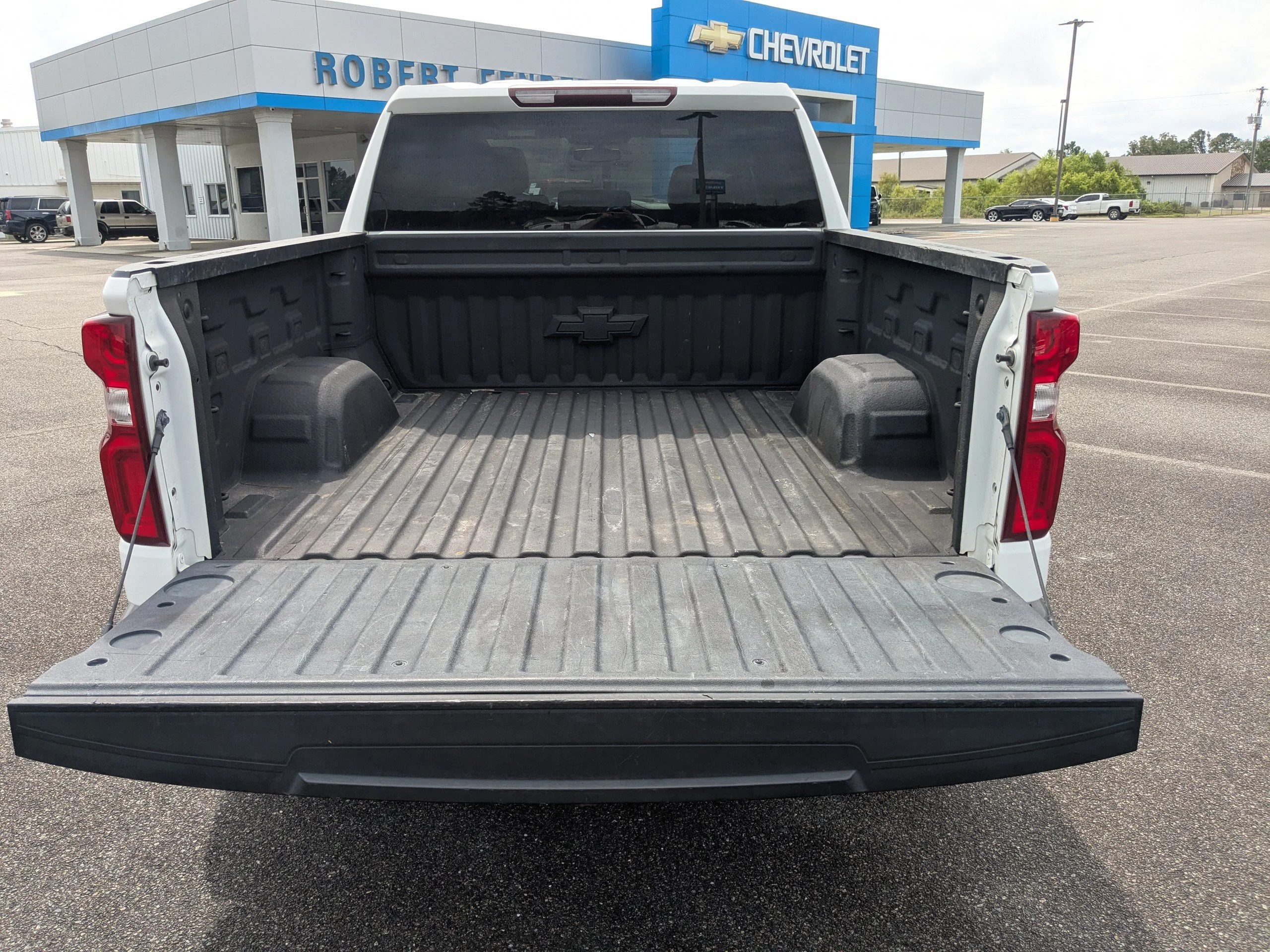 Used 2021 SUMMIT WHITE Chevrolet LT Trail Boss image 10