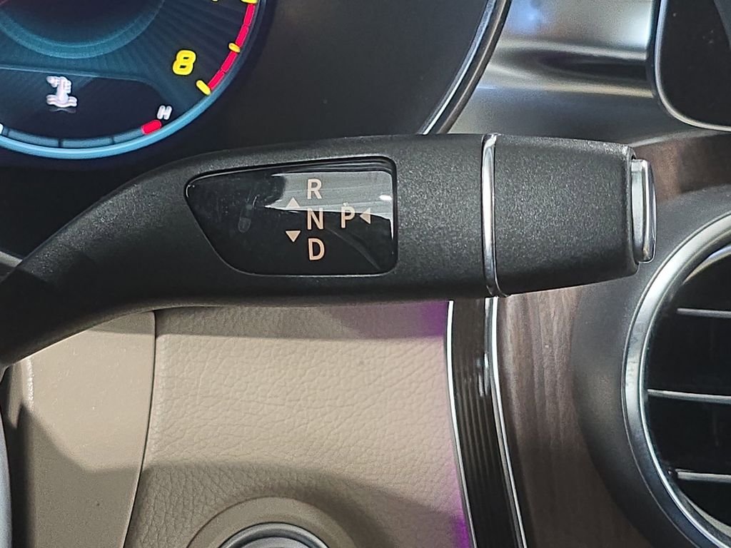 Used 2022 Lunar Blue Metallic Mercedes-Benz GLC 300 image 19
