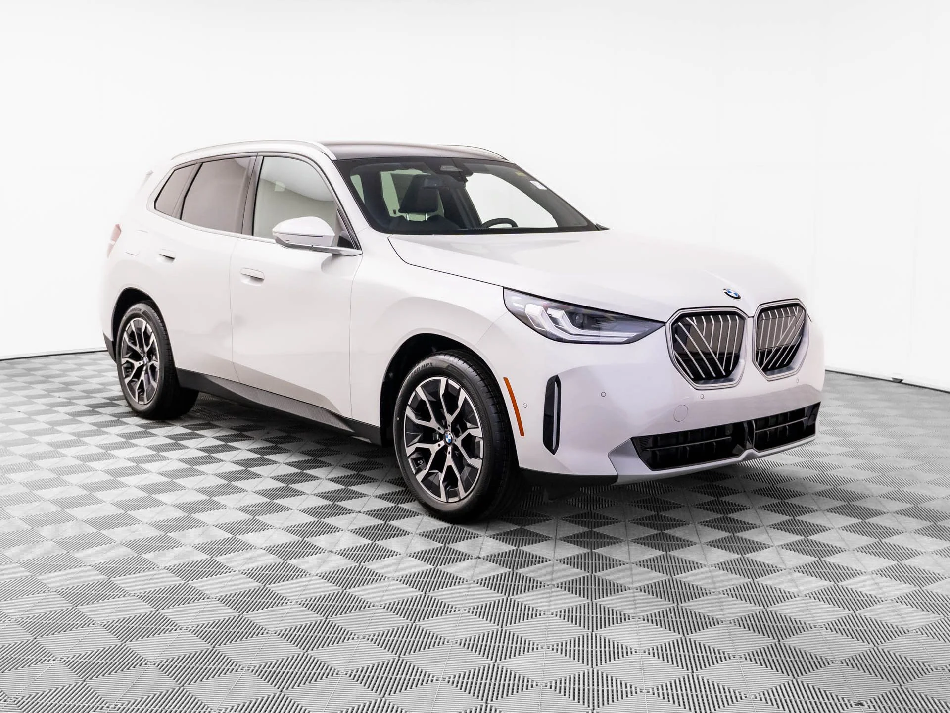 New 2026 White BMW 30 xDrive image 9