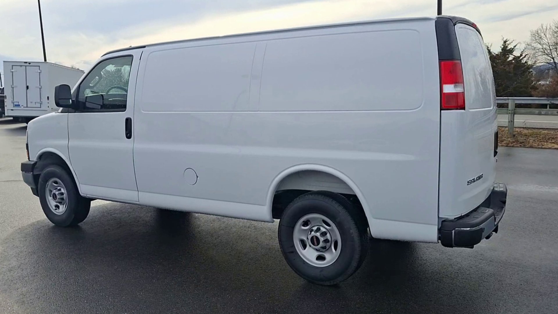 2025 GMC Savana Cargo Work Van - Photo 26